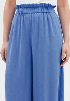CLAUDIE PIERLOT Pantinstrass - Pantalon Classique - Bleu Ciel 11 CLAUDIE PIERLOT Pantinstrass - Pantalon Classique - Bleu Ciel -Claudie Pierlot Mode 01f01d0b8fd64ff0b00e8b4e8f797244