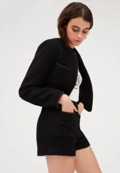 CLAUDIE PIERLOT Elga - Short - Noir 11 CLAUDIE PIERLOT Elga - Short - Noir -Claudie Pierlot Mode 282d47af2a084ad9bda7aa56b0f2226c