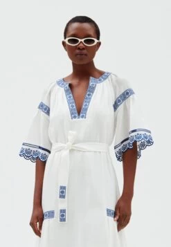 CLAUDIE PIERLOT Robe De Jour - Ecru 11 CLAUDIE PIERLOT Robe De Jour - Ecru -Claudie Pierlot Mode 417bdf77521d43eeb14277ef86f5609d