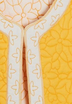 CLAUDIE PIERLOT Virgile - Veste Sans Manches - Mimosa -Claudie Pierlot Mode 5650204b7cc4479b8a51d5333b9be69b