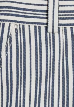 CLAUDIE PIERLOT Evy - Short - Bicolore -Claudie Pierlot Mode 5989fd1be82c4be297c22bab3772eb51