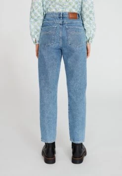 CLAUDIE PIERLOT Poupiblue - Jean Droit - Denim Clair 8 CLAUDIE PIERLOT Poupiblue - Jean Droit - Denim Clair -Claudie Pierlot Mode 5c41f567b8854ba6be56fd400e118838