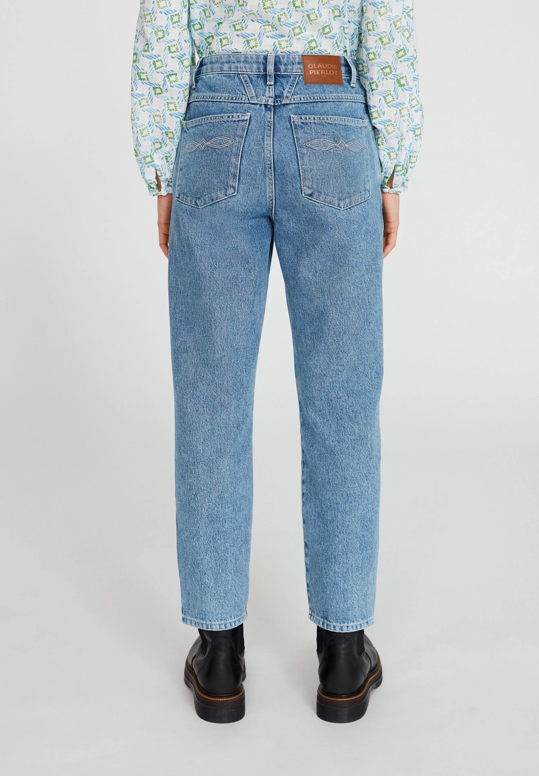 CLAUDIE PIERLOT Poupiblue - Jean Droit - Denim Clair 5 CLAUDIE PIERLOT Poupiblue - Jean Droit - Denim Clair – Image 3