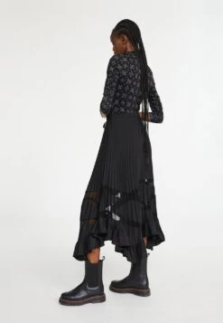 CLAUDIE PIERLOT Seloda - Jupe Crayon - Noir 21 CLAUDIE PIERLOT Seloda - Jupe Crayon - Noir -Claudie Pierlot Mode 6da382109f1b4b958cf2d755167b53d8