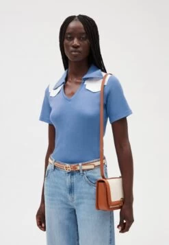 CLAUDIE PIERLOT Tavi - Polo - Bleu -Claudie Pierlot Mode 88cb61487a9a4ec2acb4d4cd260b5343