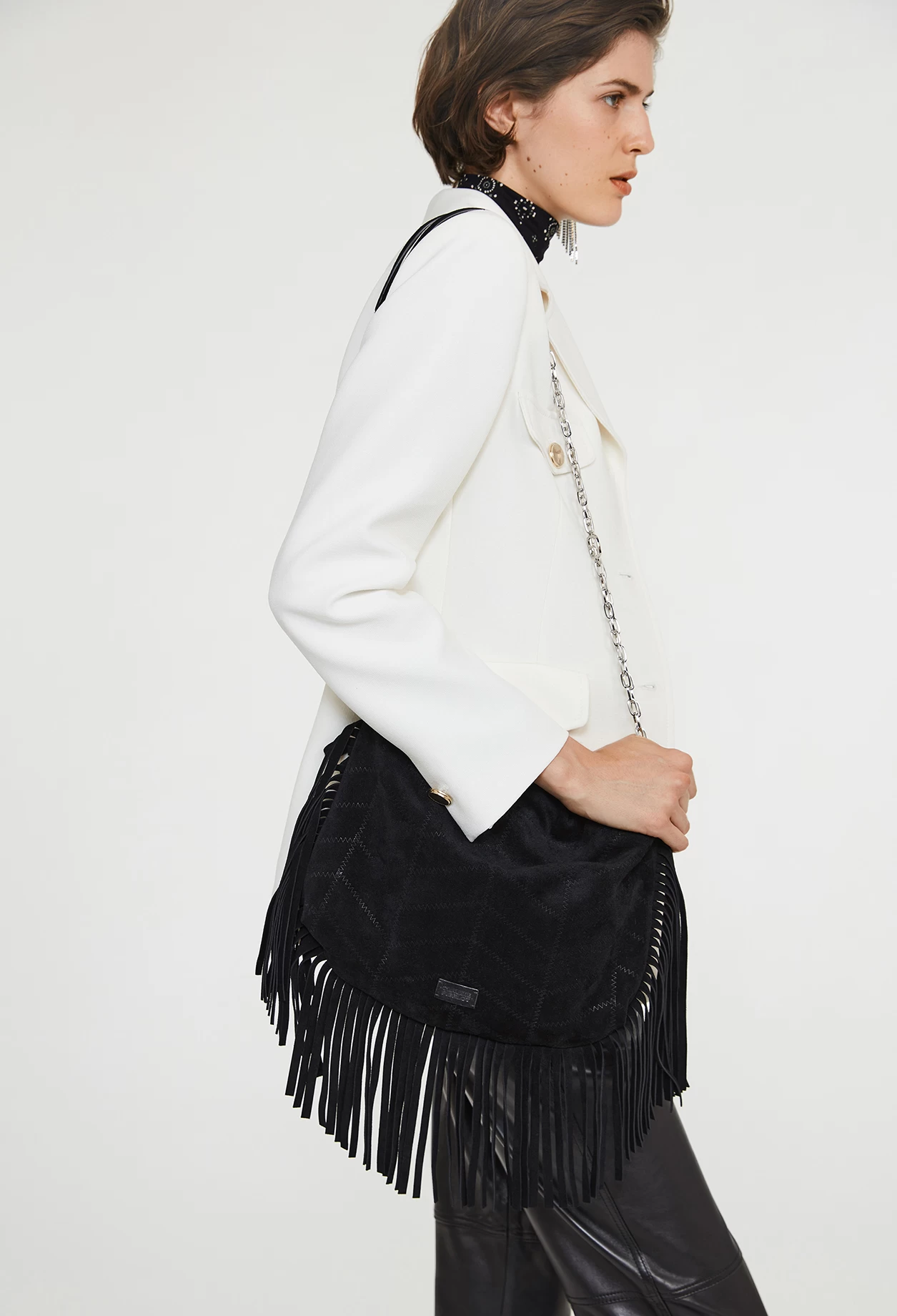 CLAUDIE PIERLOT Sac Anemone Frangé Cuir Suede 4 CLAUDIE PIERLOT Sac Anemone Frangé Cuir Suede – Image 2