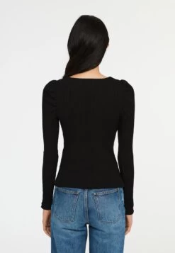 CLAUDIE PIERLOT Tumi - T-Shirt À Manches Longues - Noir 10 CLAUDIE PIERLOT Tumi - T-Shirt À Manches Longues - Noir -Claudie Pierlot Mode a3da213ca8ff4d029fdf5c71a30aed9f