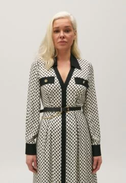 CLAUDIE PIERLOT Resismonogramme - Robe Chemise - Print Clair -Claudie Pierlot Mode a6e614fc0f7144ab8dd27e9cd4a7c775