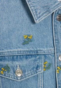 CLAUDIE PIERLOT Vinobrode - Veste En Jean - Denim Very Light Blue 13 CLAUDIE PIERLOT Vinobrode - Veste En Jean - Denim Very Light Blue -Claudie Pierlot Mode ad121c383e3340d7b4bb2f9b52d1ab72