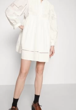 CLAUDIE PIERLOT Robe De Jour - Blanc 17 CLAUDIE PIERLOT Robe De Jour - Blanc -Claudie Pierlot Mode c2c09265812646449cc537958324d0d7