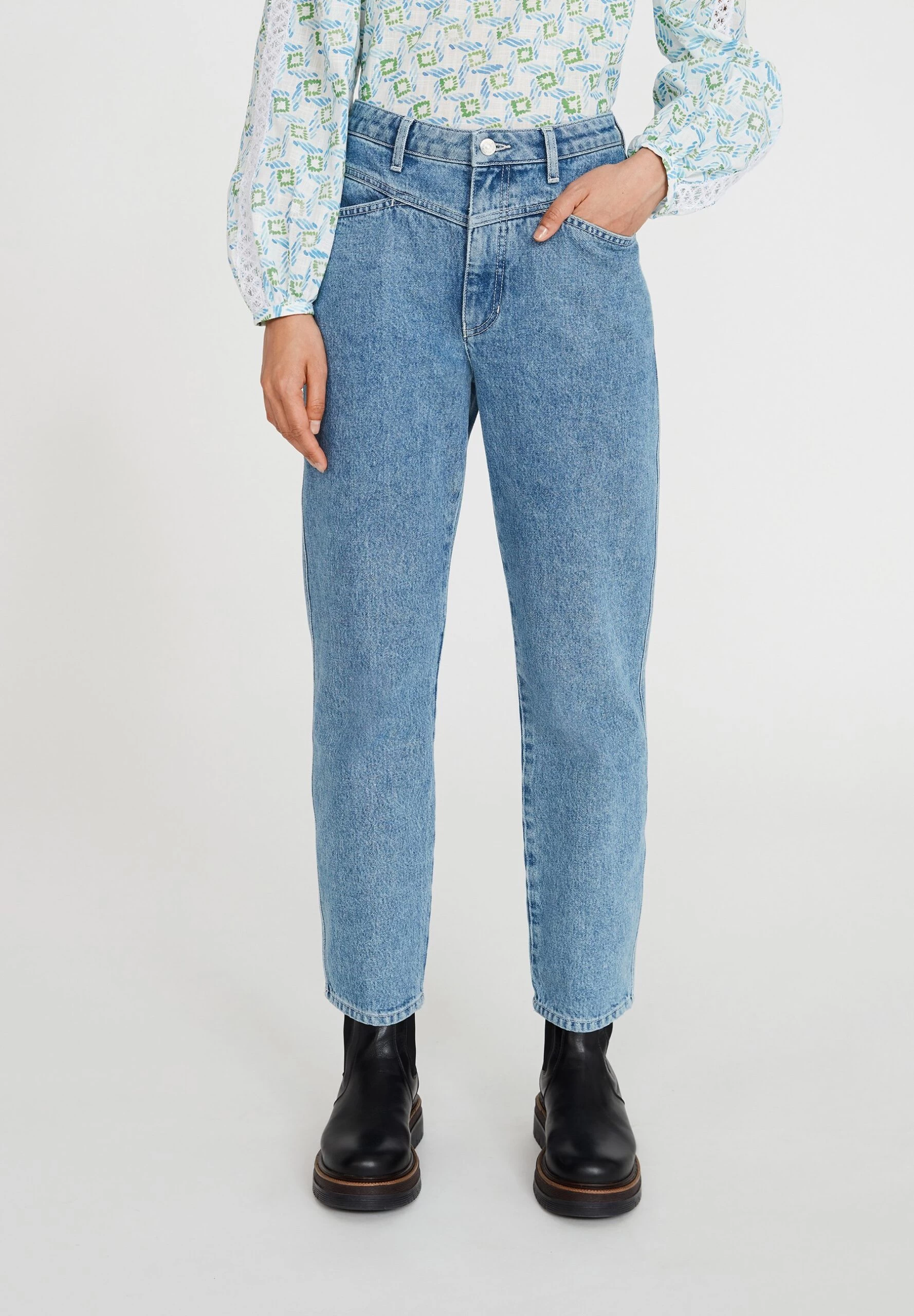CLAUDIE PIERLOT Poupiblue - Jean Droit - Denim Clair 3 CLAUDIE PIERLOT Poupiblue - Jean Droit - Denim Clair
