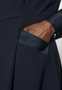 CLAUDIE PIERLOT Romy - Robe Chemise - Marine -Claudie Pierlot Mode dd1f35d92b1a4b8fa74cd634f8f49044