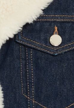 CLAUDIE PIERLOT Vague - Veste En Jean - Denim Brut 13 CLAUDIE PIERLOT Vague - Veste En Jean - Denim Brut -Claudie Pierlot Mode e36256a1b40f48ccb7a626e25099f0fc