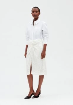 CLAUDIE PIERLOT Sixtinebis - Jupe Crayon - Blanc -Claudie Pierlot Mode fec9c2a2a0784abbaaab164430f8158e